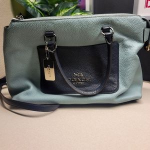 Coach light blue/dark blue accent purse w/detachable crossbody stap